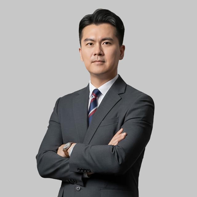前경찰청 경찰경력 김동완대표변호사